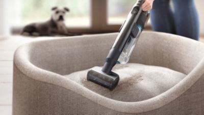 Maximálna flexibilita vďaka ručnému vysávaču, displeju a LED príslušenstvu