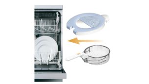 The frying basket and detachable lid are dishwashable