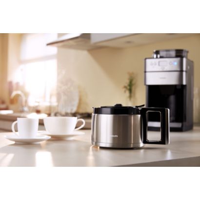 Product in Use Photo Philips Grind & Brew Coffee maker HD7753/00
