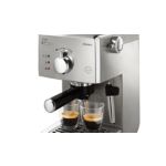 Main in-use photograph Philips Poemia Manual Espresso machine sīktēls