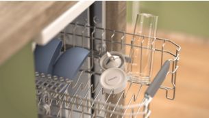Quick cleaning with detachable blades