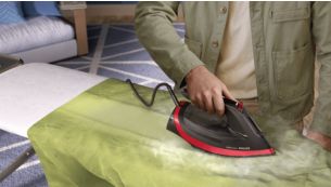 Liefert bis zu 45 g/min Dauerdampf, um Falten schneller zu entfernen.