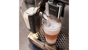 Samtig-cremiger Milchschaum mit dem besonders einfachen LatteGo Milchsystem