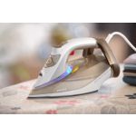 Carefree ironing, no setting required