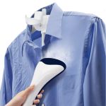Dê vida nova a suas roupas delicadas com vapor