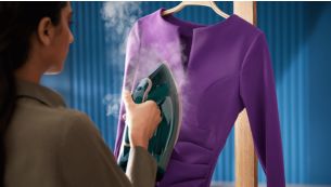 D&eacute;froissage vertical pour les v&ecirc;tements sur cintre