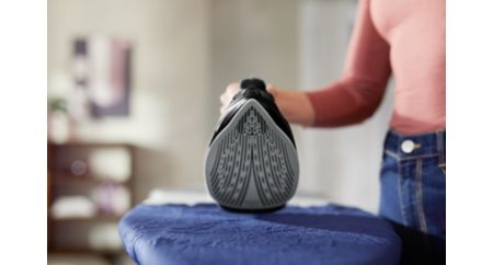 Scratch resistant soleplate provides good gliding