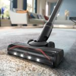 Vienā paņēmienā notīra visu veidu netīrumus