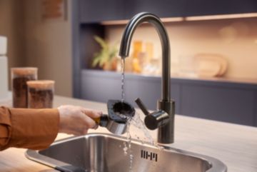 Без усилия.