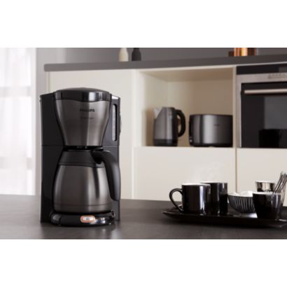 Un caffè caldo e delizioso, in un design elegante