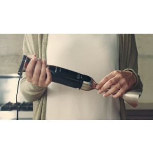 Powerful and easy-control hand blender