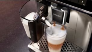 Samtig-cremiger Milchschaum mit dem besonders einfachen LatteGo Milchsystem