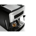 Manuálny espresso kávovar s jednoduchým používaním