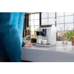 S pritiskom na gumb pripravite espresso in kapučino