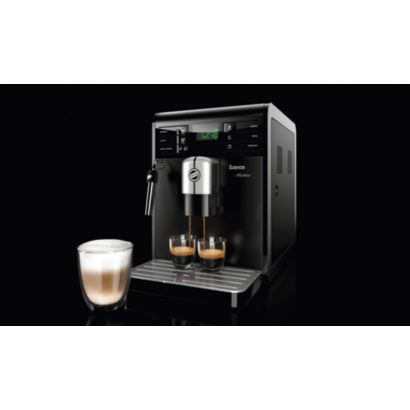 Main in-use photograph Philips Moltio Super-automatic espresso machine HD8768/05