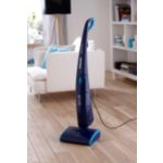 Siurbia dulkes, drėgnai valo ir džiovina iš karto