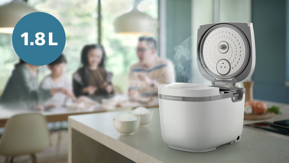 Large 1.8 L capacity makes up to 10 cups of rice