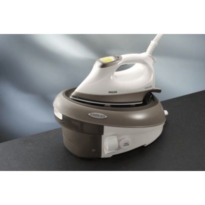 Powerful ironing with pressurized steam