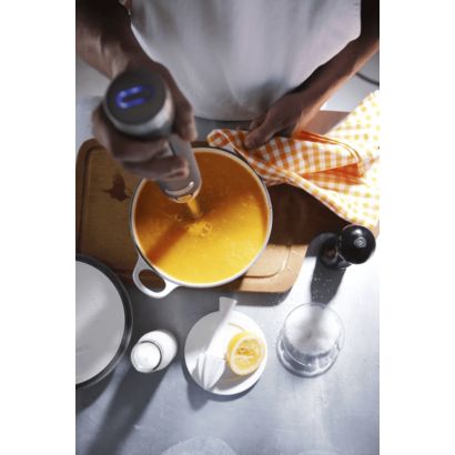 Product in Use Photo Philips Robust Collection Hand blender HR1379/00