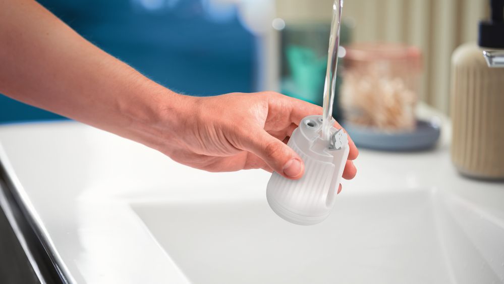 Detachable water tank: for easy refills and no spills