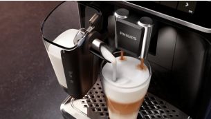 Silkebl&oslash;d m&aelig;lkeskum takket v&aelig;re det hurtige LatteGo-system