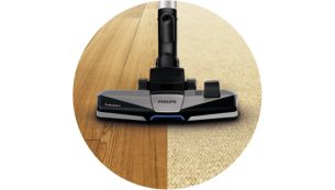 La nouvelle brosse 3&nbsp;en&nbsp;1 TriActive+ aspire les poussi&egrave;res fines et grosses