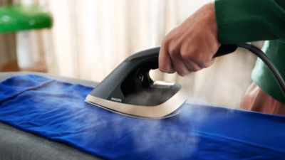 Ергономичната глава iron+ улеснява гладенето неимоверно