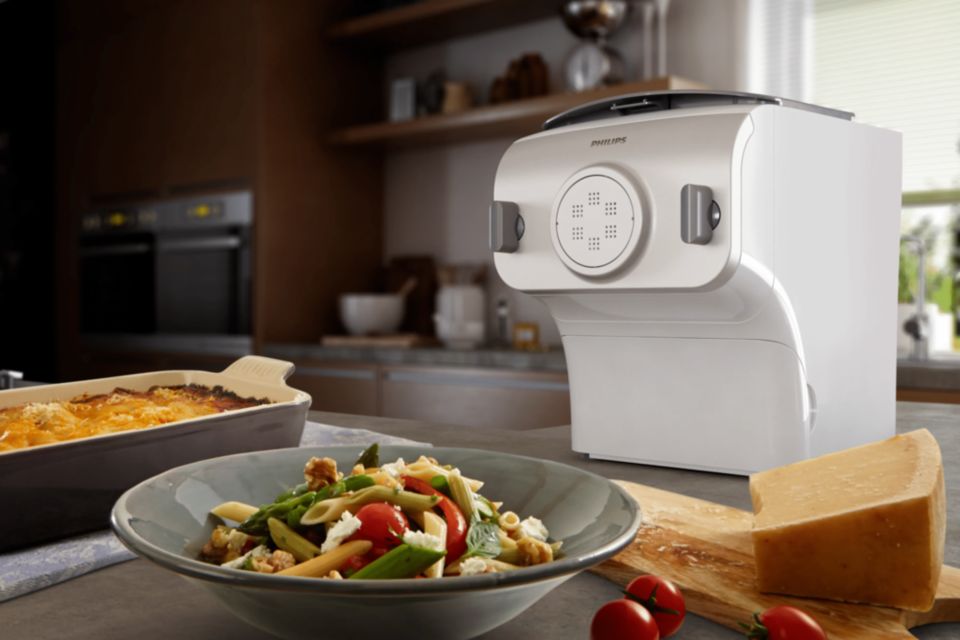 Premium collection Pasta maker HR2365/04 | Philips